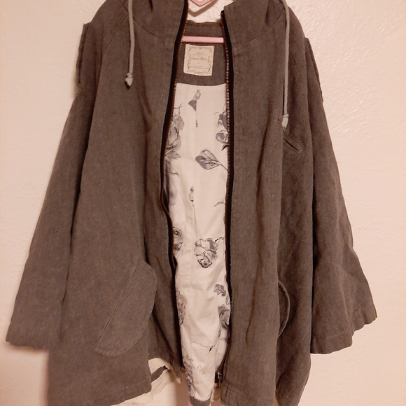 59 seconds - Hooded lace-trim zip caplet - Picture 1 of 6